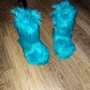 💙💙💙BRAND NEW Cookie Monster boots with matching hat and large t-shirt